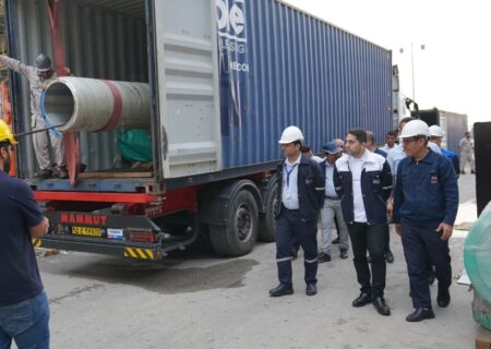 ورود محموله استراتژیک لوله‌های خط PRG به مجتمع کیمیای پارس خاورمیانه