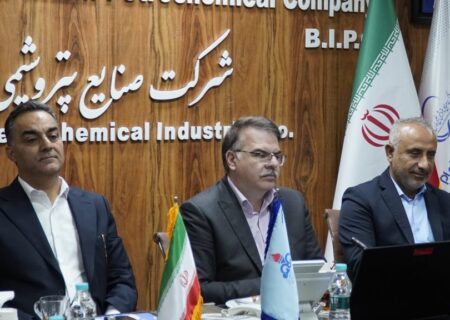 تقدیر معاون وزیر نفت از فرایند بازسازی پتروشیمی بندرامام؛ مدیرعامل شرکت ملی صنایع پتروشیمی: روند بازسازی پتروشیمی بندرامام با شیب مناسبی در حال پیگیری است